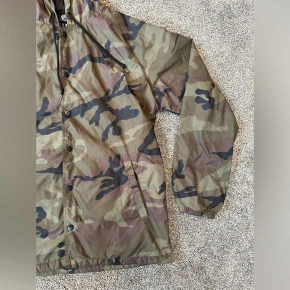 Zine Size Large Light Camo Jacket - Picture 6 of 7